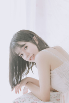 透明比基尼泳衣美女