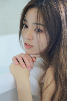被强制侵犯新任女教师